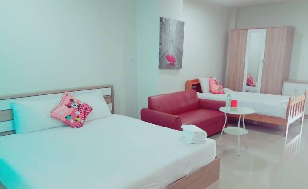 Room Hostel Thalang Kültér fotó